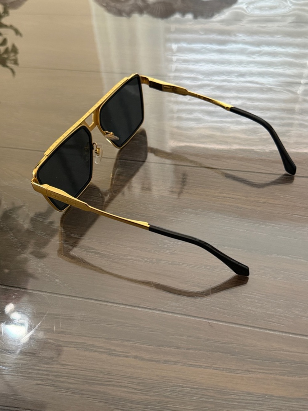 LOUIS VUITTON 1.1 Evidence Metal Square Sunglasses - Picture 17 of 17